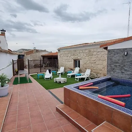 Casa Rural Albino Casal Semesterbostad Valoria la Buena