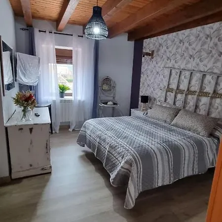 Casa Rural Albino Casal Semesterbostad Valoria la Buena