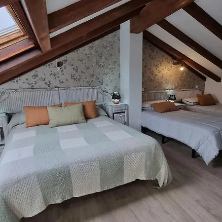 Semesterbostad Casa Rural Albino Casal Valoria la Buena