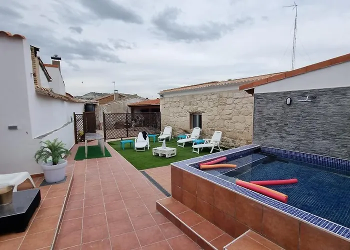 Casa Rural Albino Casal Casa de Férias Valoria la Buena